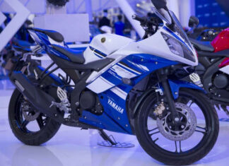 Yamaha R15 V4 quickshifter