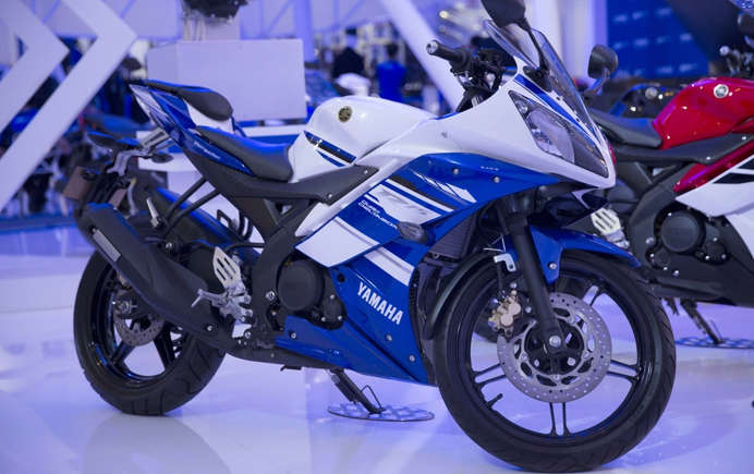 Yamaha R15 V4 quickshifter